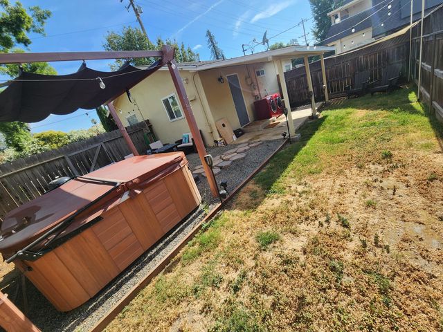 260 E Merritt Avenue, Tulare, CA 93274