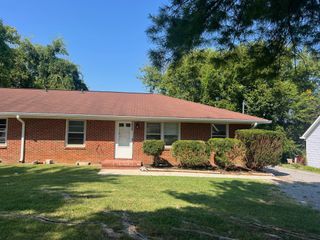 1813 Battleground Dr, Murfreesboro, TN 37129