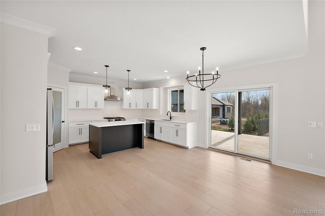 18894 Via Firenze Drive, Macomb Township, MI 48044