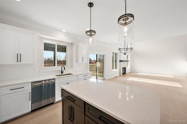 18894 Via Firenze Drive, Macomb Township, MI 48044