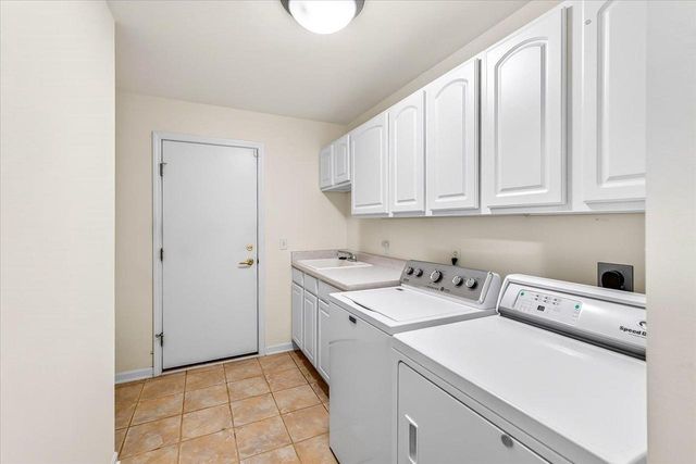 2 Snowflake Court, Madison, WI 53719