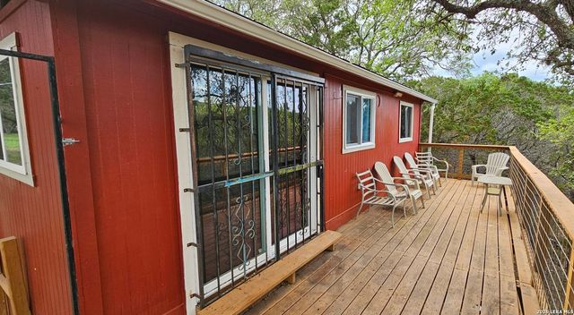158 MOUNTAIN SPUR DR, Lakehills, TX 78063