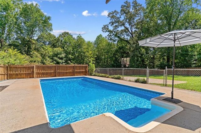 1212 COVIE Drive, Dalton, GA 30720
