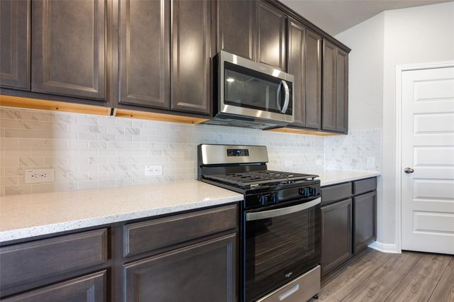 136 Short Toed Swoop, Cedar Creek, TX 78612