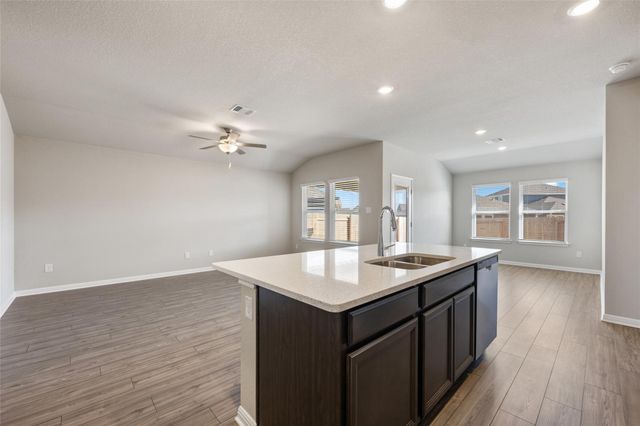 136 Short Toed Swoop, Cedar Creek, TX 78612