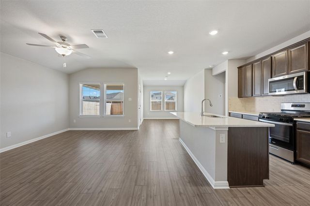 136 Short Toed Swoop, Cedar Creek, TX 78612