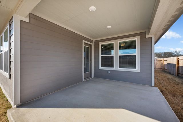 136 Short Toed Swoop, Cedar Creek, TX 78612