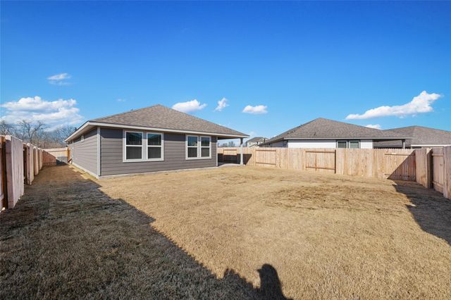 136 Short Toed Swoop, Cedar Creek, TX 78612