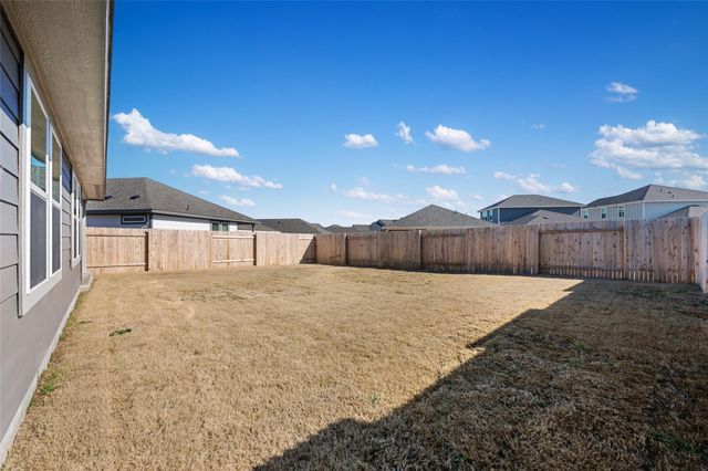 136 Short Toed Swoop, Cedar Creek, TX 78612