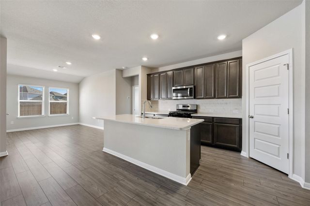 136 Short Toed Swoop, Cedar Creek, TX 78612