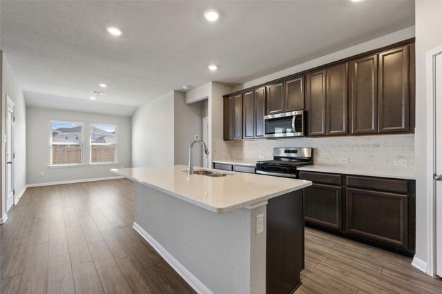 136 Short Toed Swoop, Cedar Creek, TX 78612