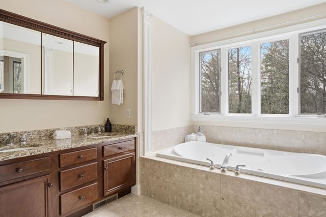 43 Bassett Lane, Newfields, NH 03856