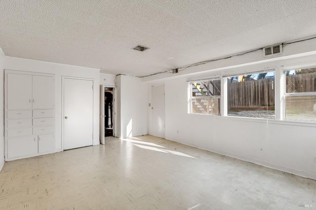 215 4th St, Rodeo, CA 94572