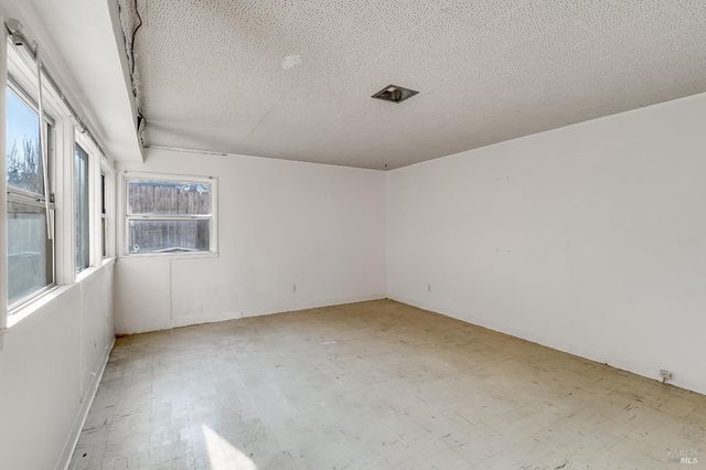 215 4th St, Rodeo, CA 94572