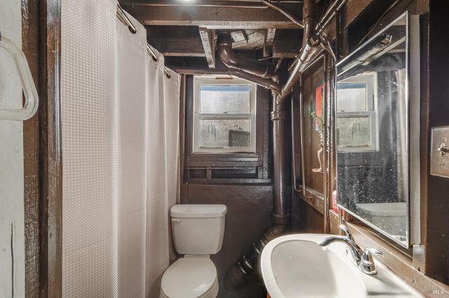 215 4th St, Rodeo, CA 94572