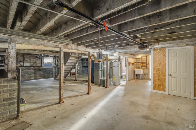 215 4th St, Rodeo, CA 94572