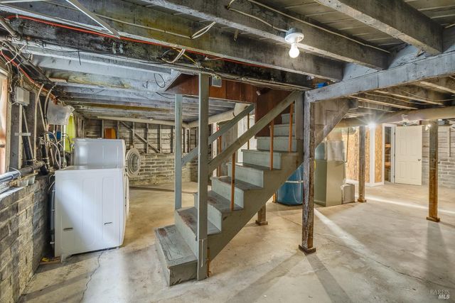 215 4th St, Rodeo, CA 94572