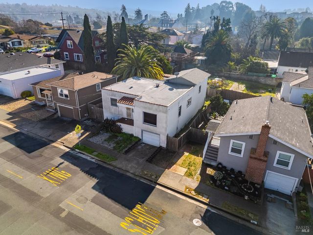 215 4th St, Rodeo, CA 94572