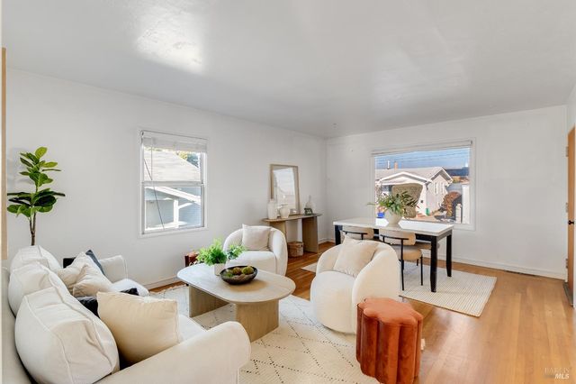 215 4th St, Rodeo, CA 94572