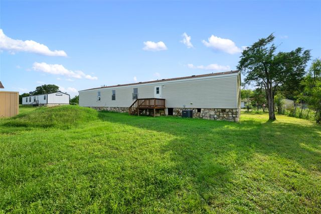 277 Plum ST, Bastrop, TX 78602