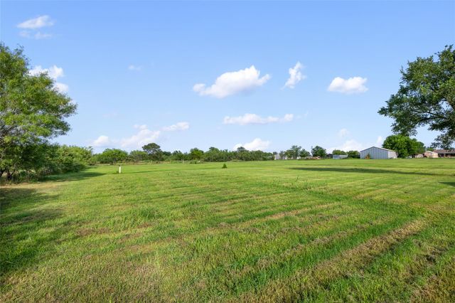 277 Plum ST, Bastrop, TX 78602