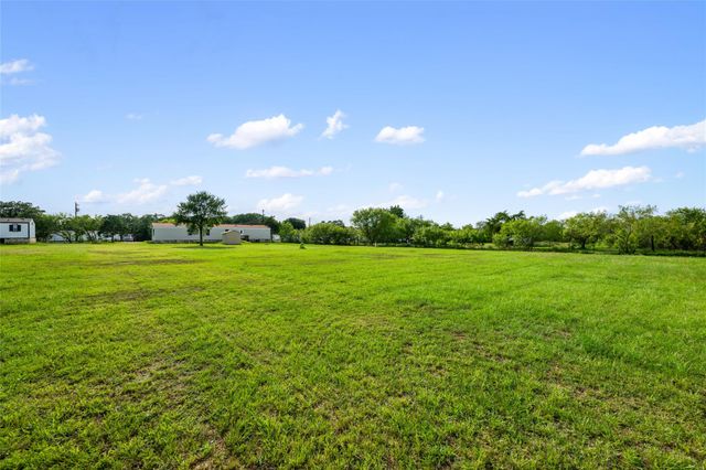 277 Plum ST, Bastrop, TX 78602