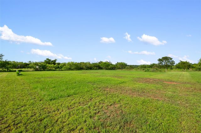 277 Plum ST, Bastrop, TX 78602
