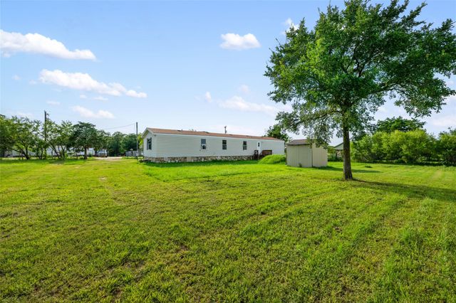 277 Plum ST, Bastrop, TX 78602