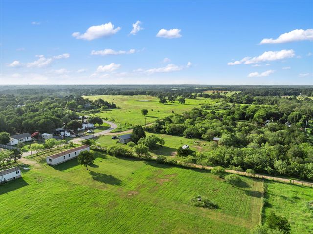 277 Plum ST, Bastrop, TX 78602