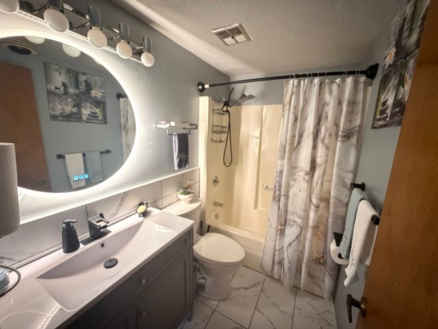 1424 Woodbridge Road 2A, Joliet, IL 60436