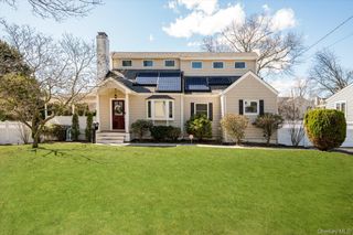 165 Little Whaleneck Road, Merrick, NY 11566