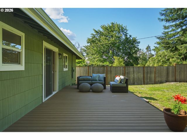3455 POTTER St, Eugene, OR 97405