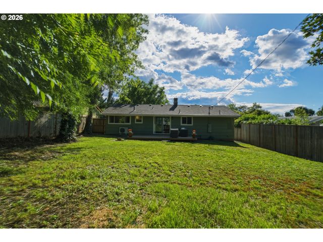 3455 POTTER St, Eugene, OR 97405