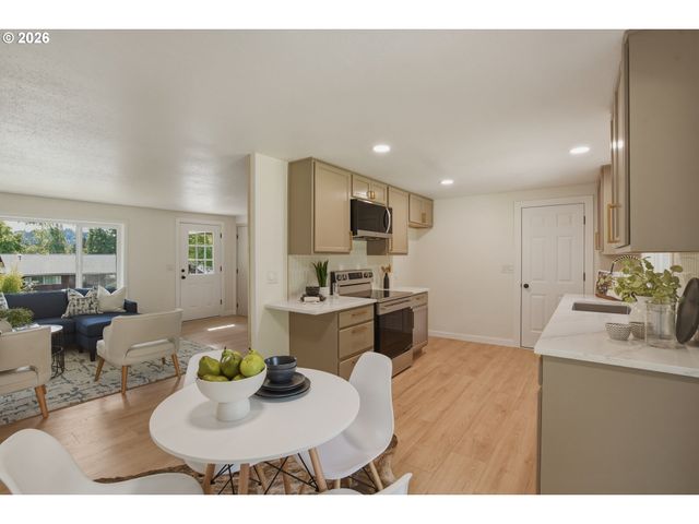 3455 POTTER St, Eugene, OR 97405