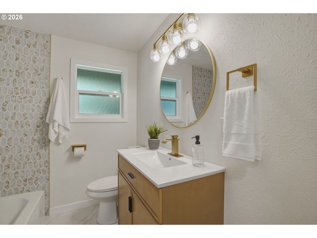3455 POTTER St, Eugene, OR 97405