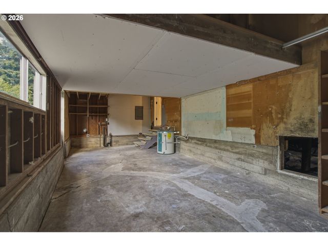 3455 POTTER St, Eugene, OR 97405