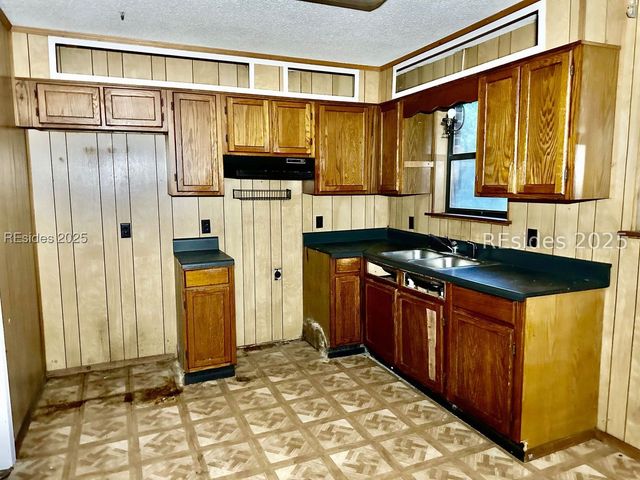 3980 Walterboro Hwy, Varnville, SC 29944