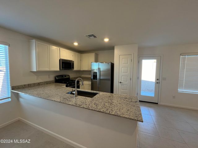 8341 S Clara Roberts Way, Vail, AZ 85641