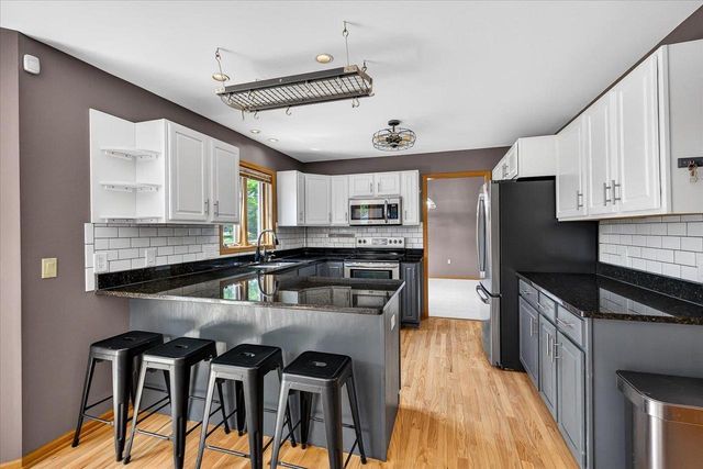 7129 Countrywood Lane, Madison, WI 53719