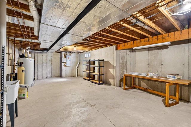 7129 Countrywood Lane, Madison, WI 53719