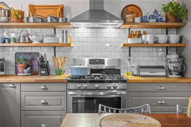 5657 Glenfinnan, Azusa, CA 91702