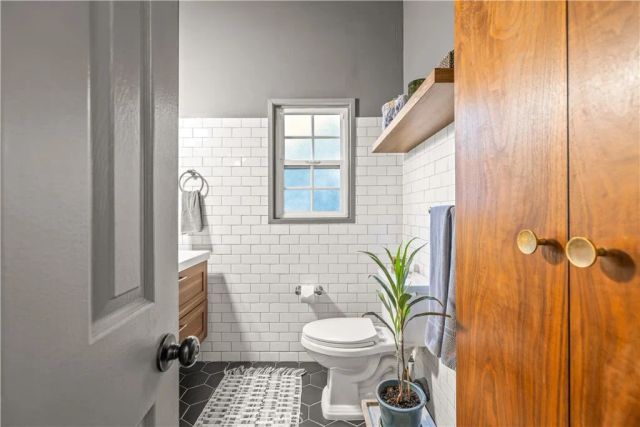 5657 Glenfinnan, Azusa, CA 91702