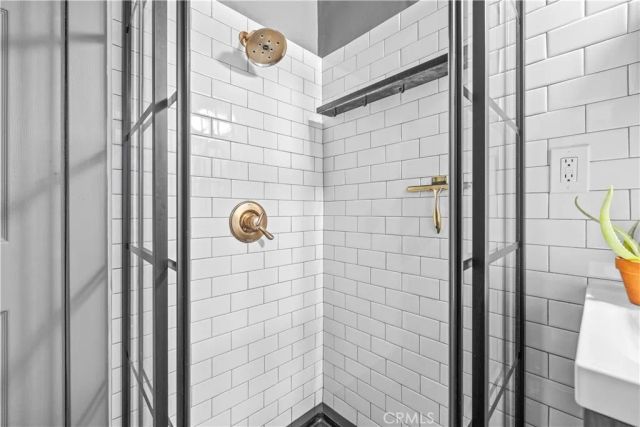 5657 Glenfinnan, Azusa, CA 91702