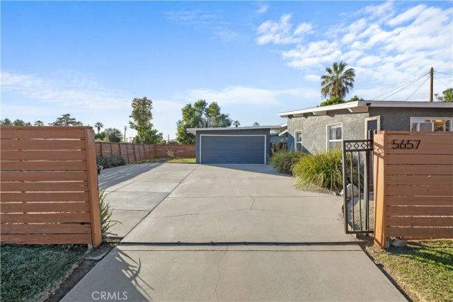 5657 Glenfinnan, Azusa, CA 91702
