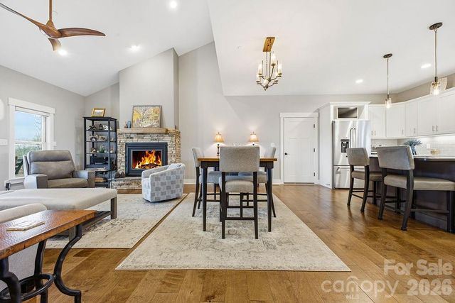 68 Curtain Bluff, Hendersonville, NC 28791