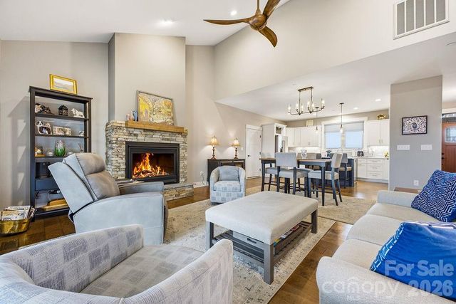 68 Curtain Bluff, Hendersonville, NC 28791