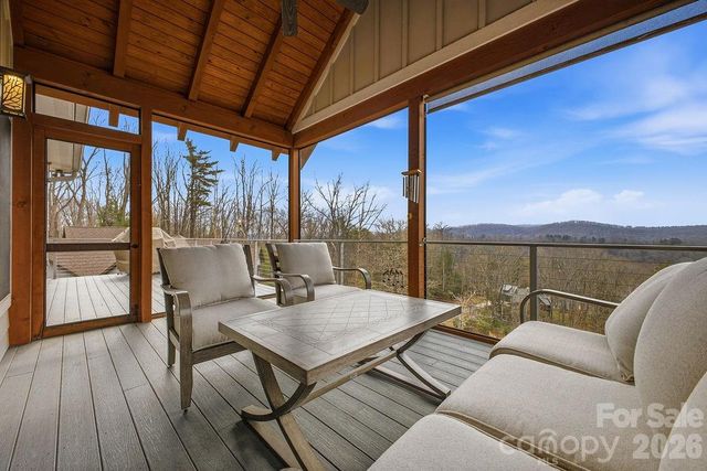 68 Curtain Bluff, Hendersonville, NC 28791