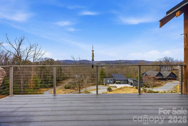 68 Curtain Bluff, Hendersonville, NC 28791