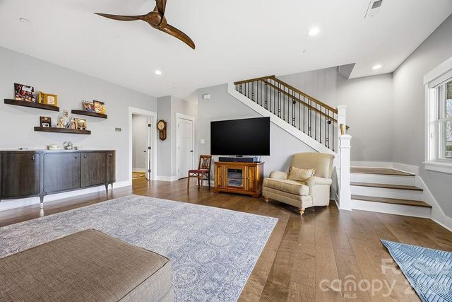 68 Curtain Bluff, Hendersonville, NC 28791