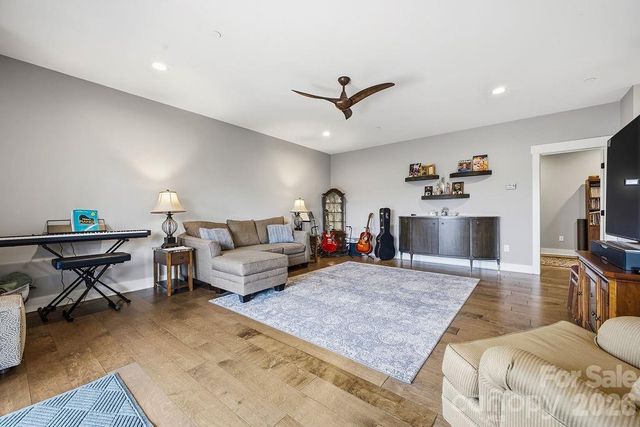 68 Curtain Bluff, Hendersonville, NC 28791